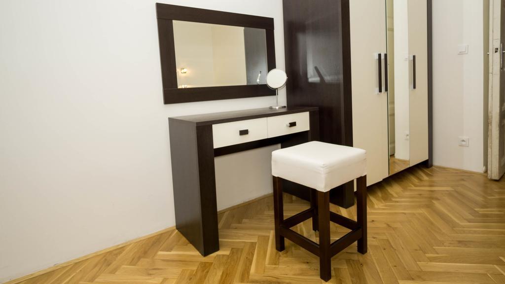 Black & White Apartment Prague By Wenceslas Square And Muzeum Esterno foto