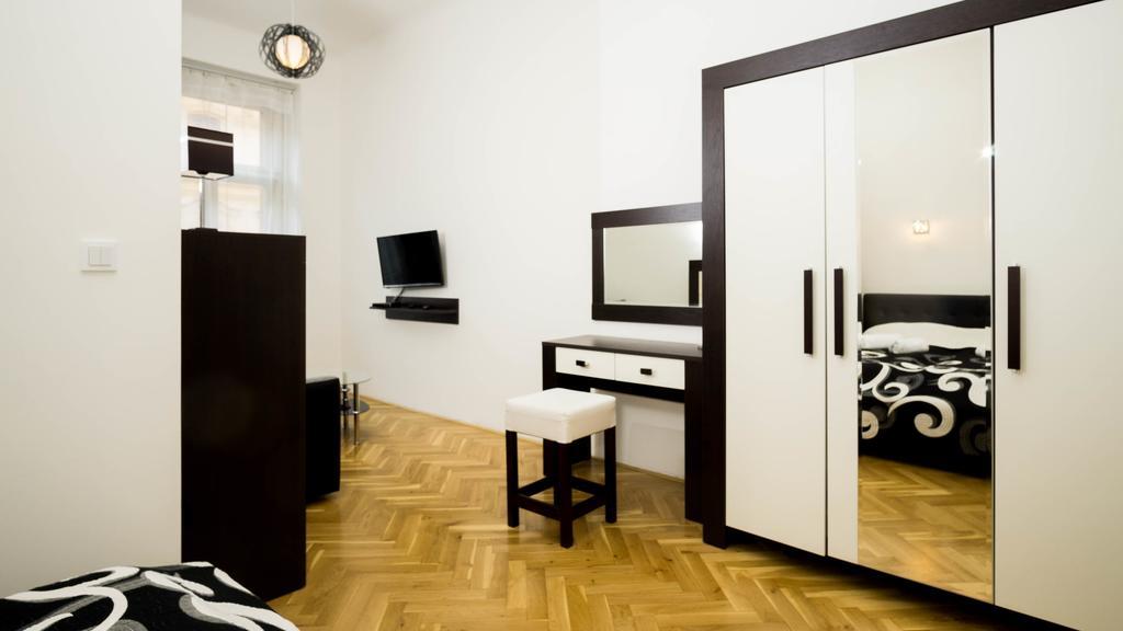 Black & White Apartment Prague By Wenceslas Square And Muzeum Esterno foto